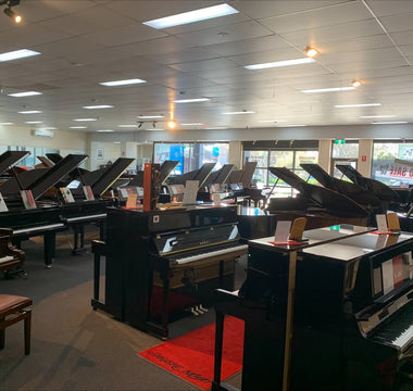 🎹 5 Things to Look Out for When Buying a New or Used Piano