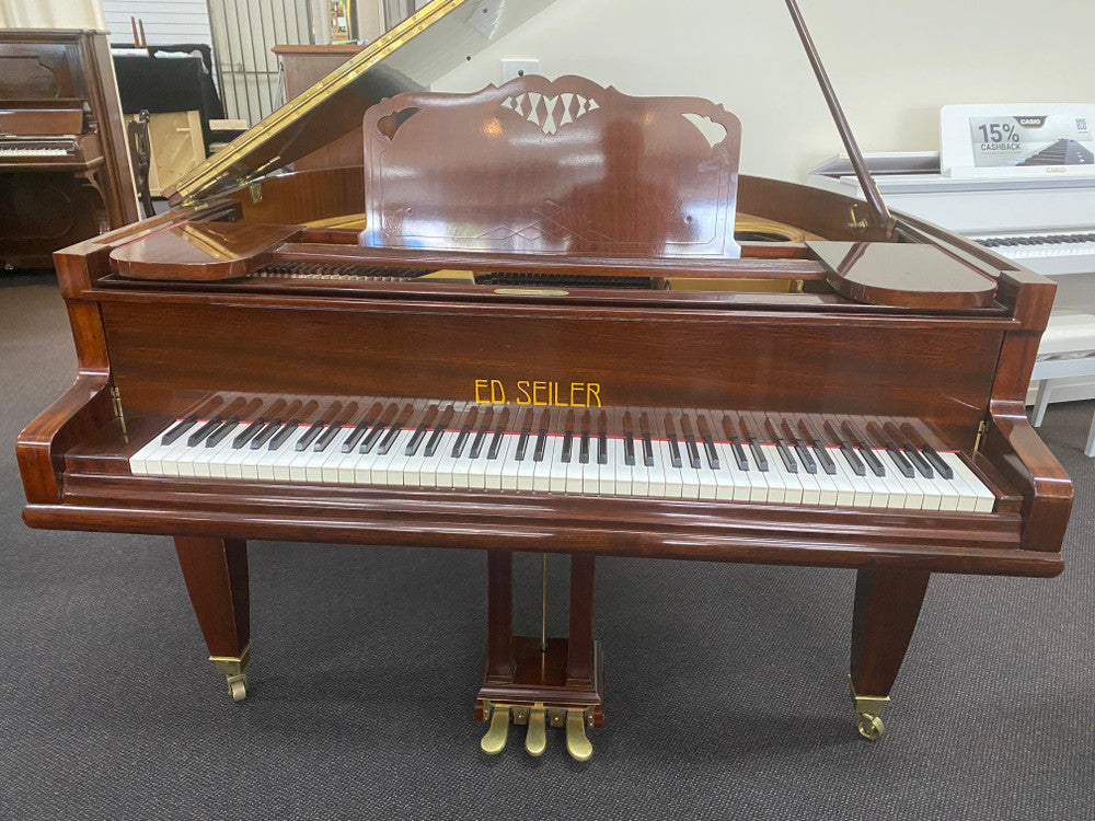 Seiler 148 Heritage Baby Grand